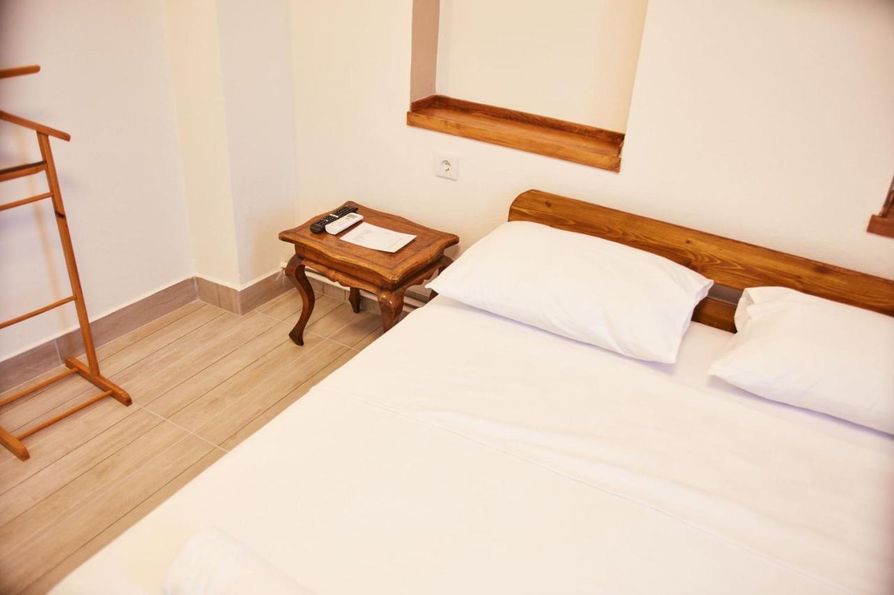 Ilcayto Suites Foça Bagian luar foto