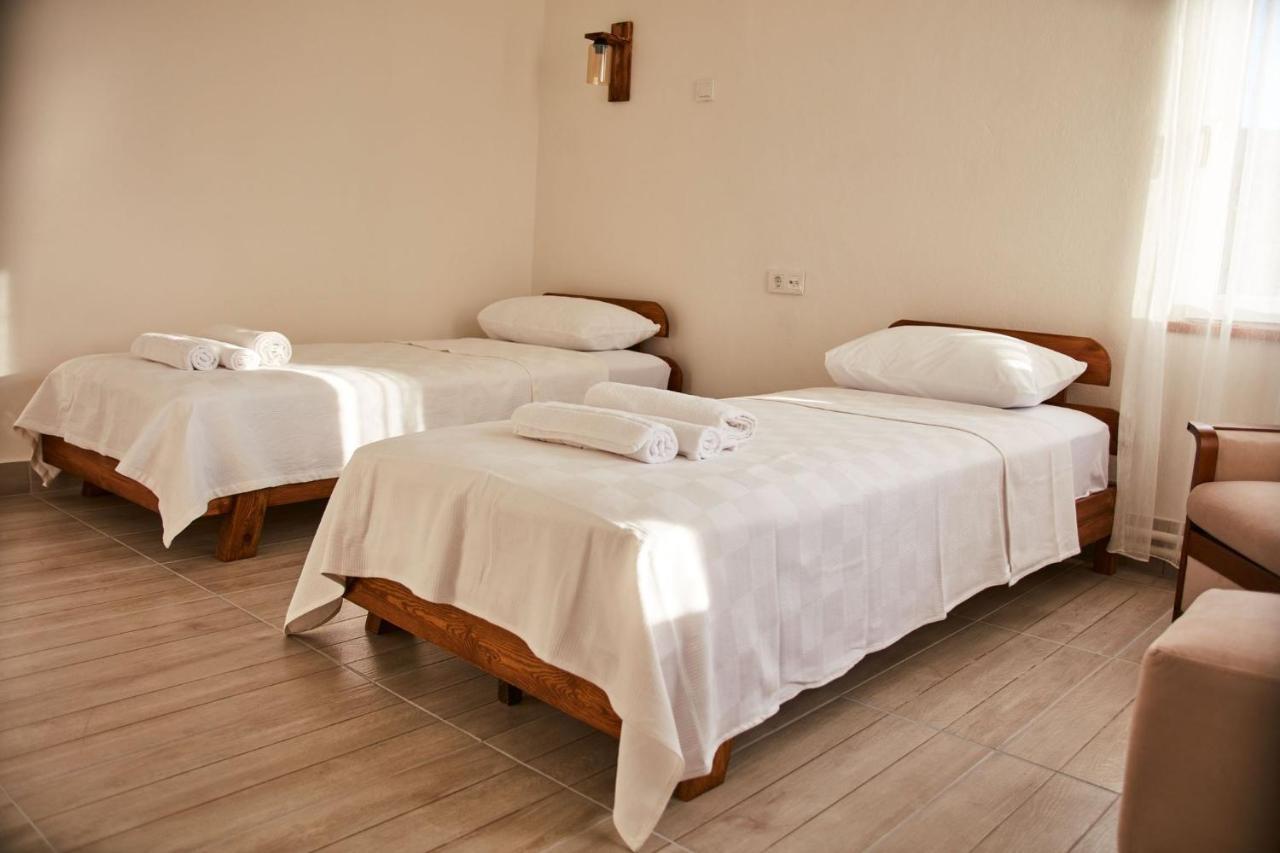 Ilcayto Suites Foça Bagian luar foto